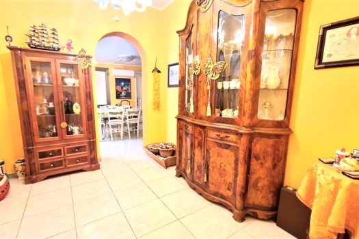 Casa in centro storico del paese con piccolo terrazzino