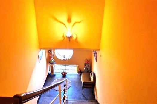 Casa in centro storico del paese con piccolo terrazzino