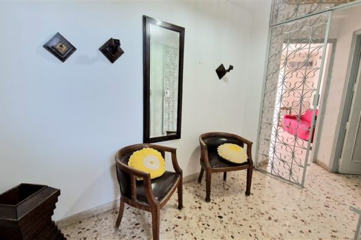 Ampio e luminoso 3 vani a 30 metri dal mare ed al centro del paese