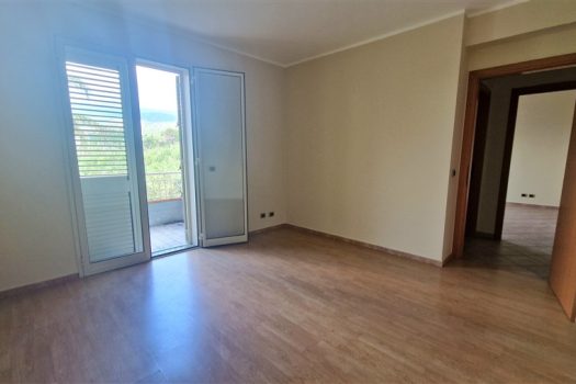 Luminoso e panoramico appartamento con mansarda e ampio garage