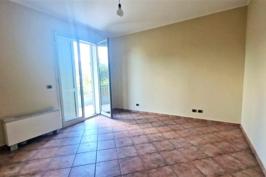 Luminoso e panoramico appartamento con mansarda e ampio garage