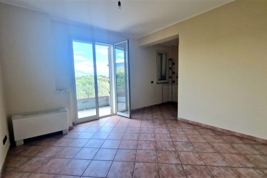 Luminoso e panoramico appartamento con mansarda e ampio garage