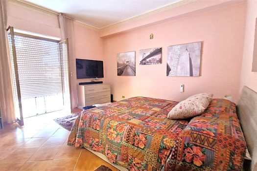 Ampio e angolare 4 vani con garage in zona ben servita