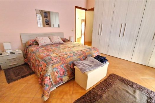 Ampio e angolare 4 vani con garage in zona ben servita