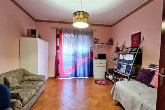 Ampio e angolare 4 vani con garage in zona ben servita