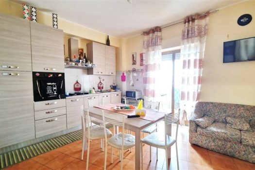 Ampio e angolare 4 vani con garage in zona ben servita