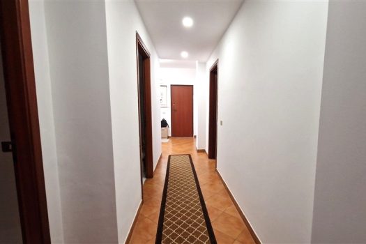 Ampio e angolare 4 vani con garage in zona ben servita