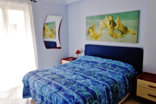 Comodo e luminoso bivani con terrazzino a 50 mt dal mare