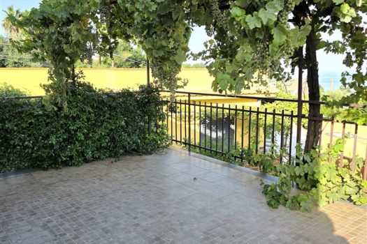 Rustico Indipendente con Palmento e Terreno a Sant’Alfio